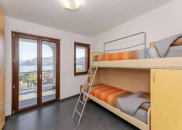Casa Elena - Bella Vista Appartamento Germignaga